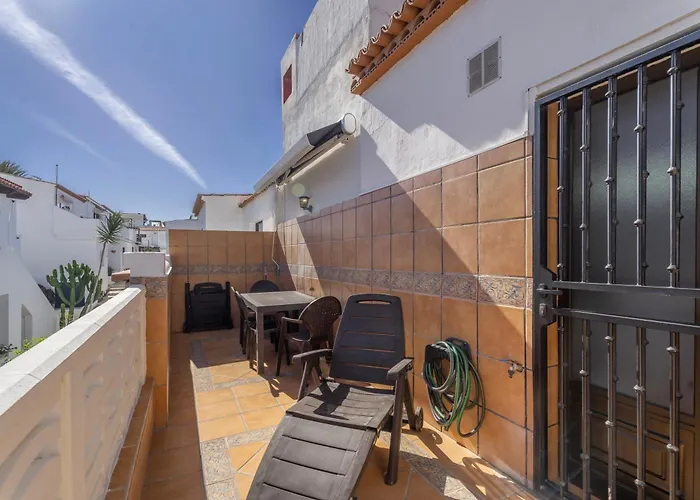 Junto A La Piscina Apartment *