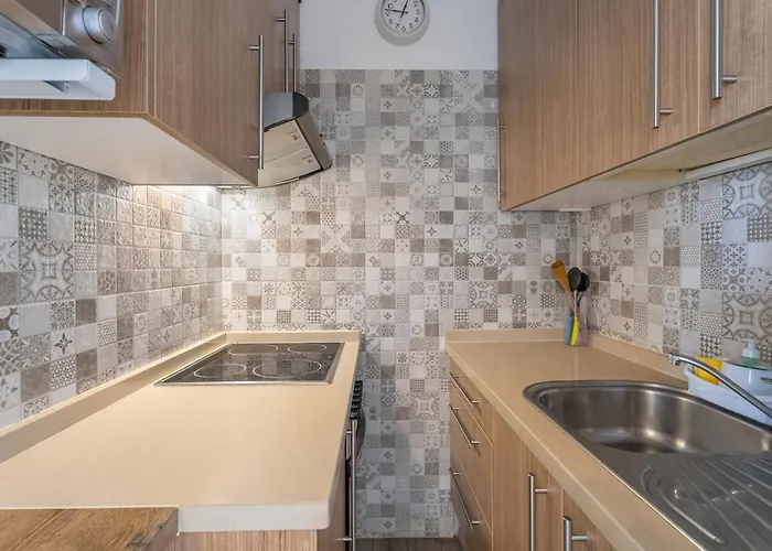 Junto A La Piscina شقة طوستا ديل سيلونثيو