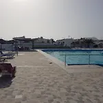 Apartment Junto A La Piscina